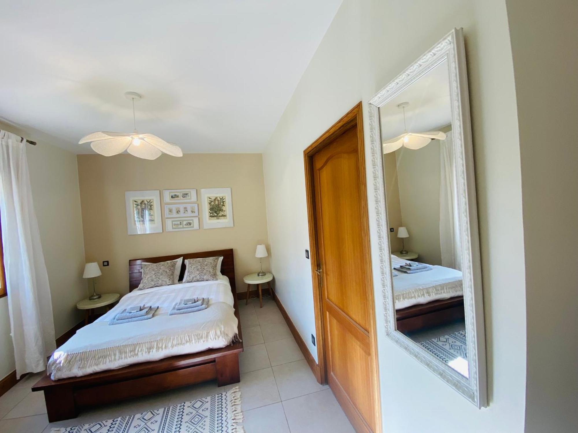 Le Hibou Heureux Bed and Breakfast Bézenac Exteriör bild