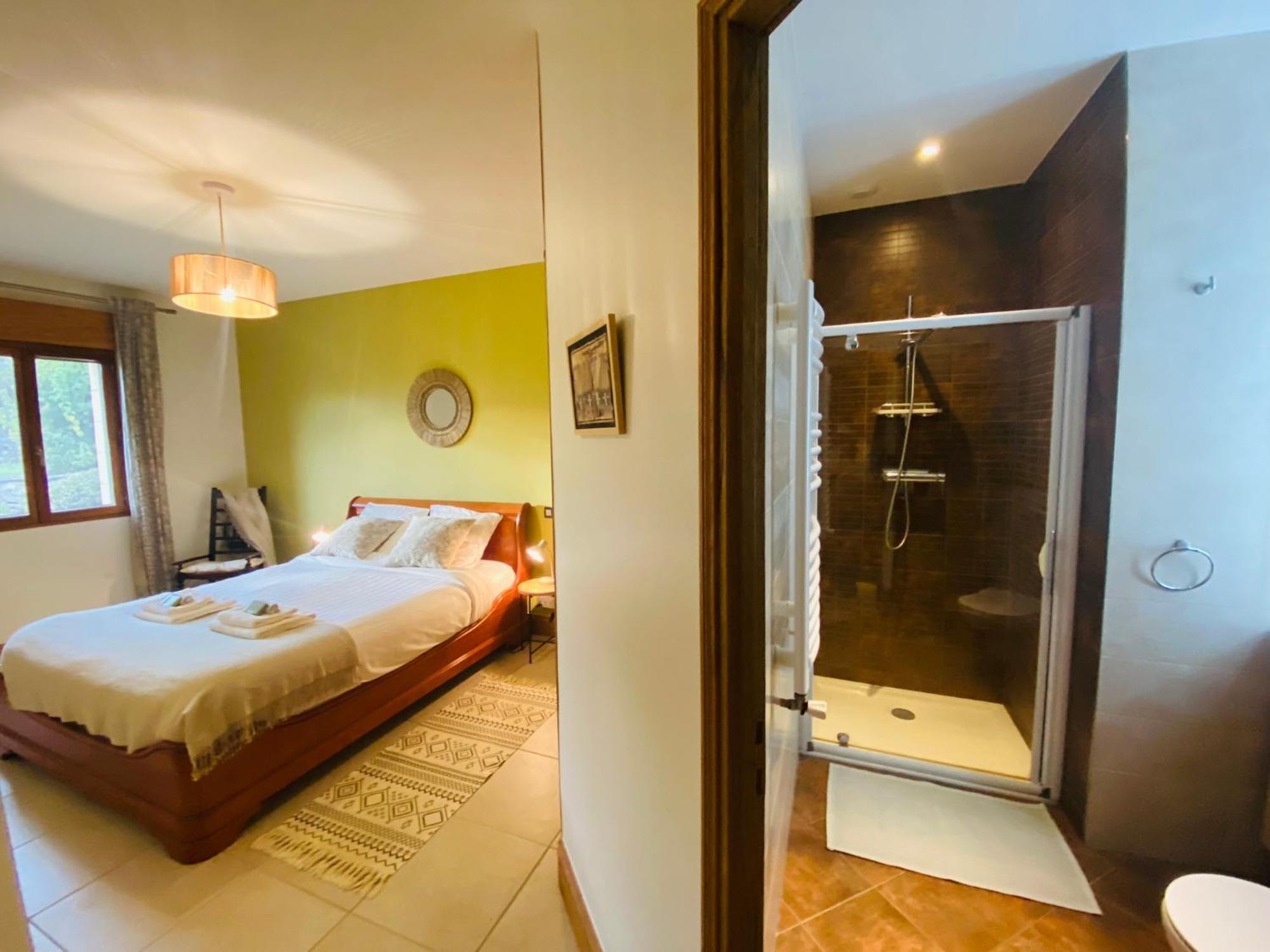 Le Hibou Heureux Bed and Breakfast Bézenac Exteriör bild